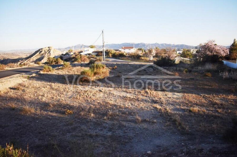 RESERVED MARCH 2022 WITH VOSS HOMES - An urban building.. - 3