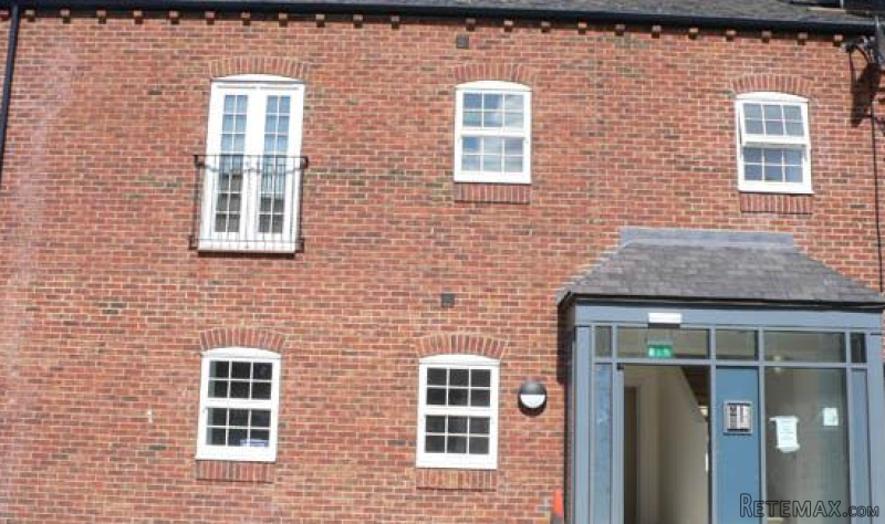 2 bedroom, Ground Floor Flat house for..