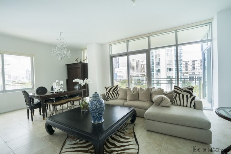3 bedroom Flat For Sale: 6101 AQUA AV #..