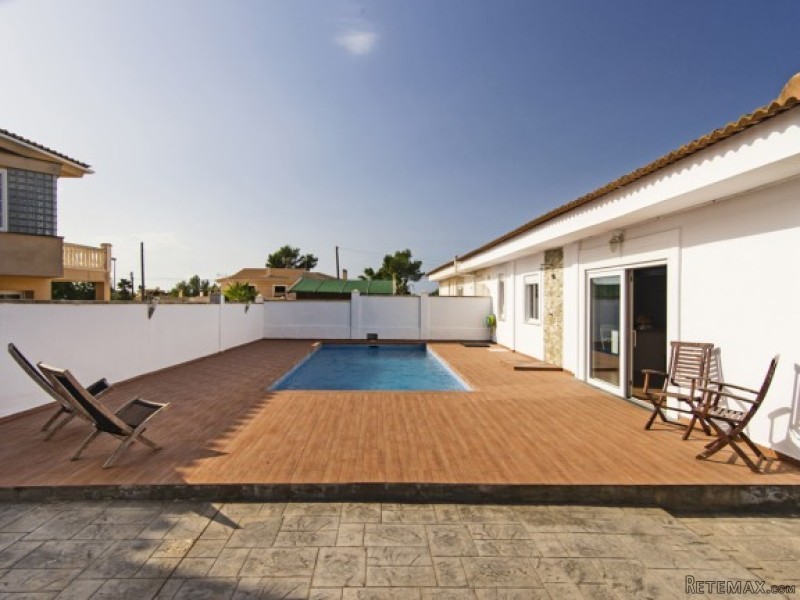 One Floor Semi-Detached House In.. - 2