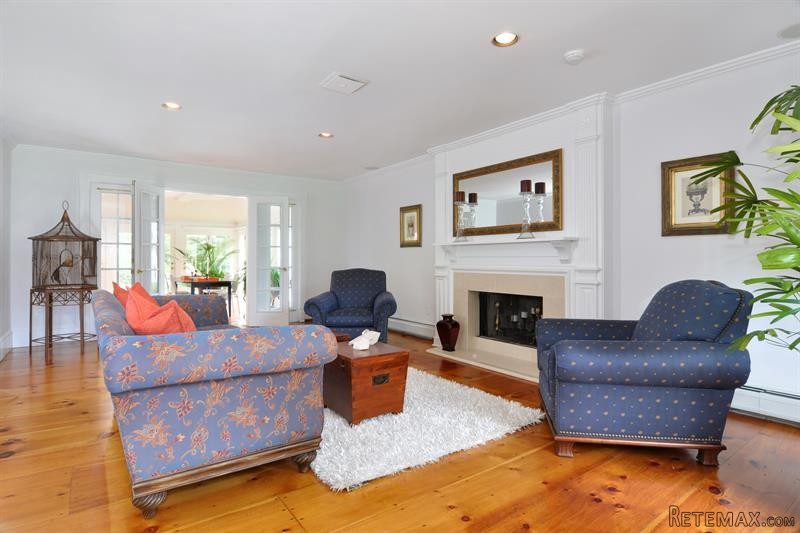 5 bedroom House For Sale: 4 Fargo Lane.. - 2
