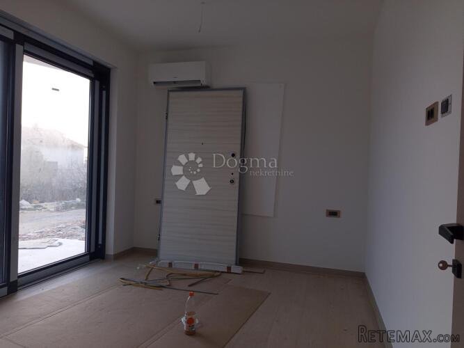 Penthouse na prodaju, 131 m2, mirna lokacija s predivnim pog - 2