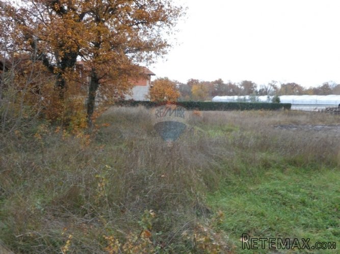 POREČ: 1km OD GRADA NA RUBU GRAĐEVINSKE ZONE - 3