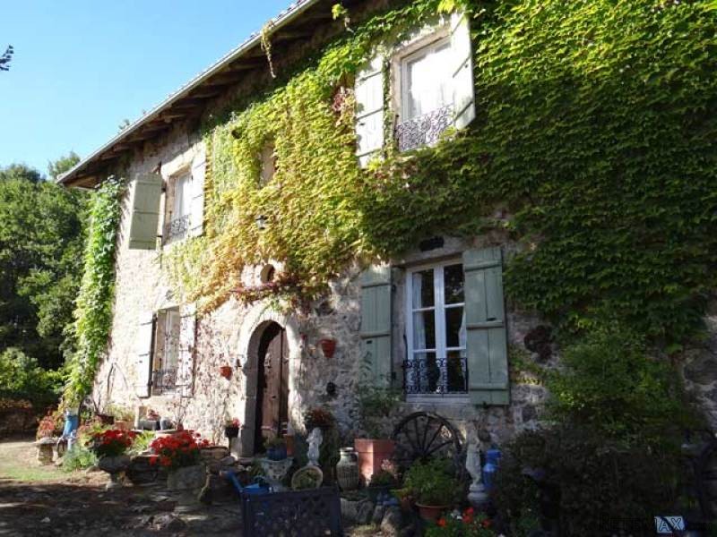 Manor Set On 3.2 Acres Of Land With 2..