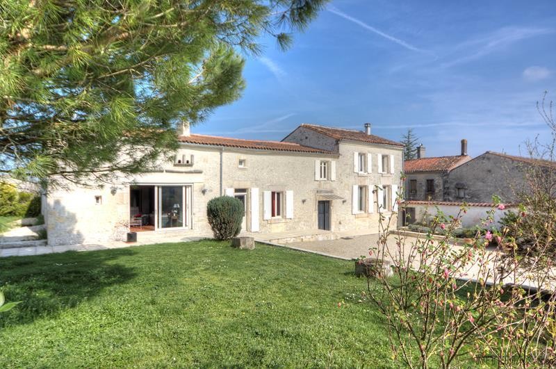 Character Stone House With Swimming..