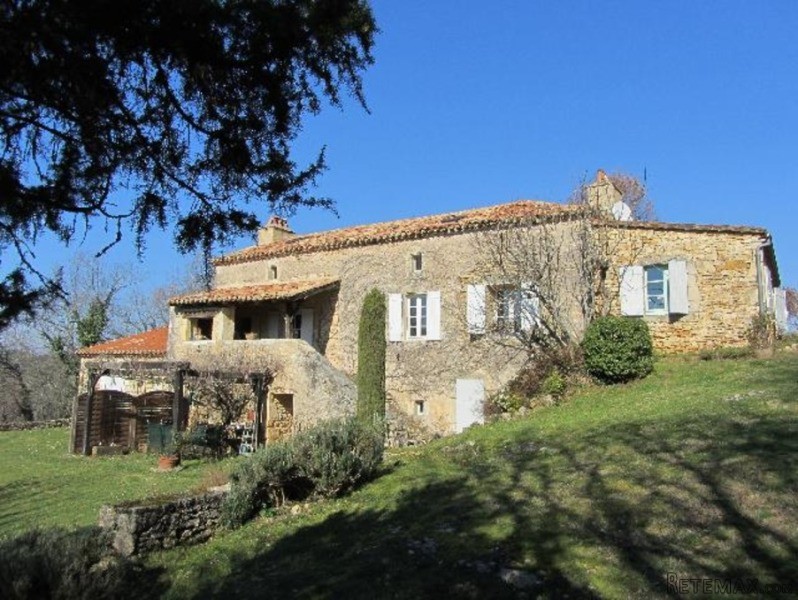 Beautifully Renovated Old Farm Building..