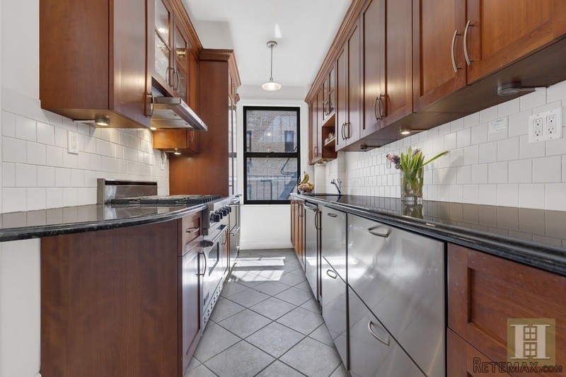3 bedroom Apartment For Sale: 130 EAST.. - 2