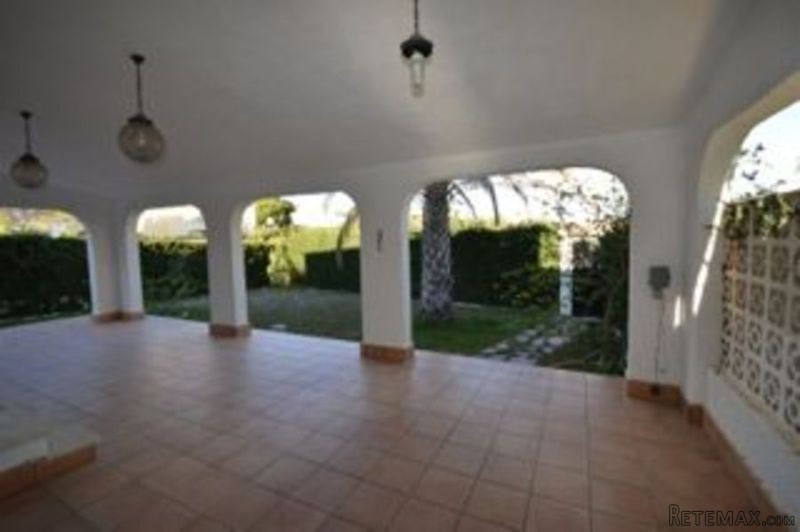 4 Bedrooms - Villa - Alicante - For Sale
