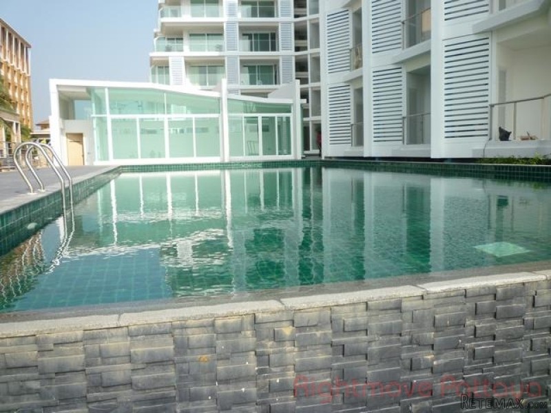 1 Bedroom Condo for sale in Na Jomtien..