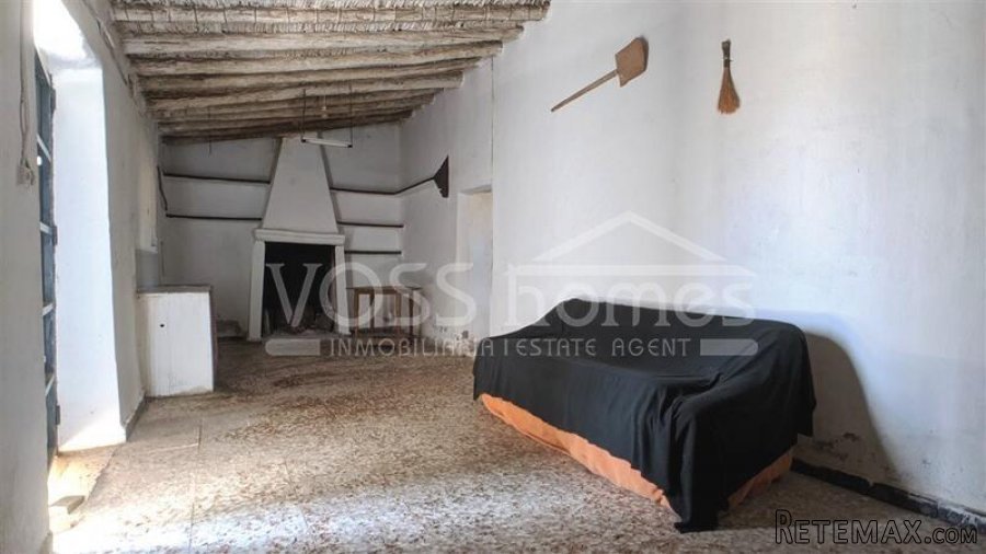 NEW LISTING - Amazing country property of 200 m² built on a.. - 8