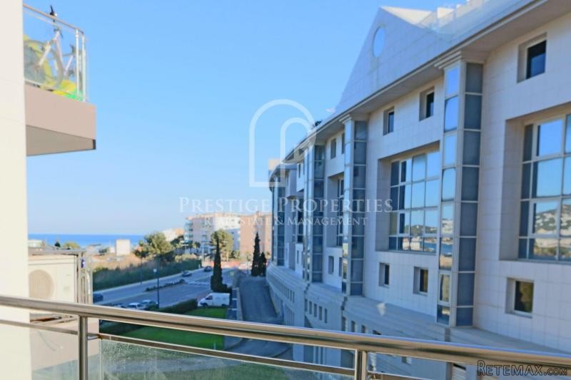 One bedroom apartment in walking..