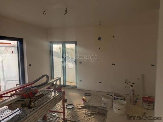 Prodaja stana u Puli, novogradnja, 60 m², 2SS+DB, prizemlje - 2