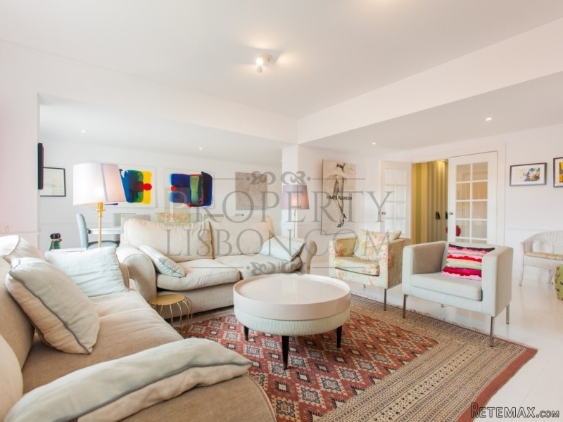 T5 Lisbon Apartment with balcony for..