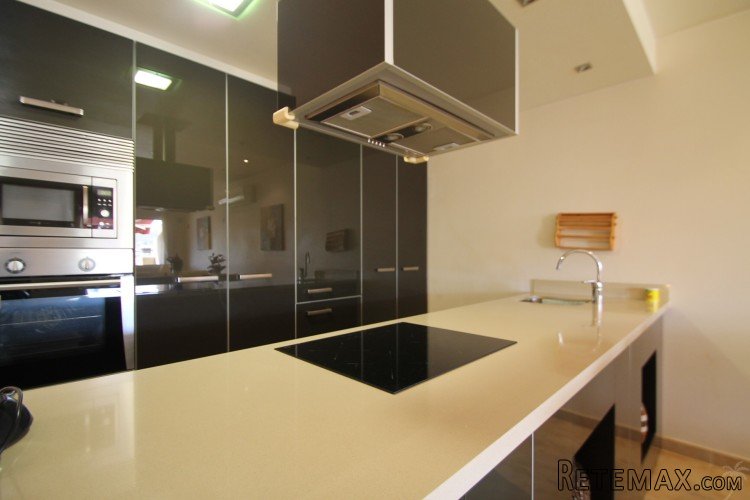 This beautiful spacious terraced house located on the east.. - 3