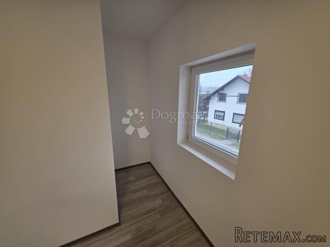U popunosti renoviran stan sa okućnicom u Zlataru površine 9 - 3