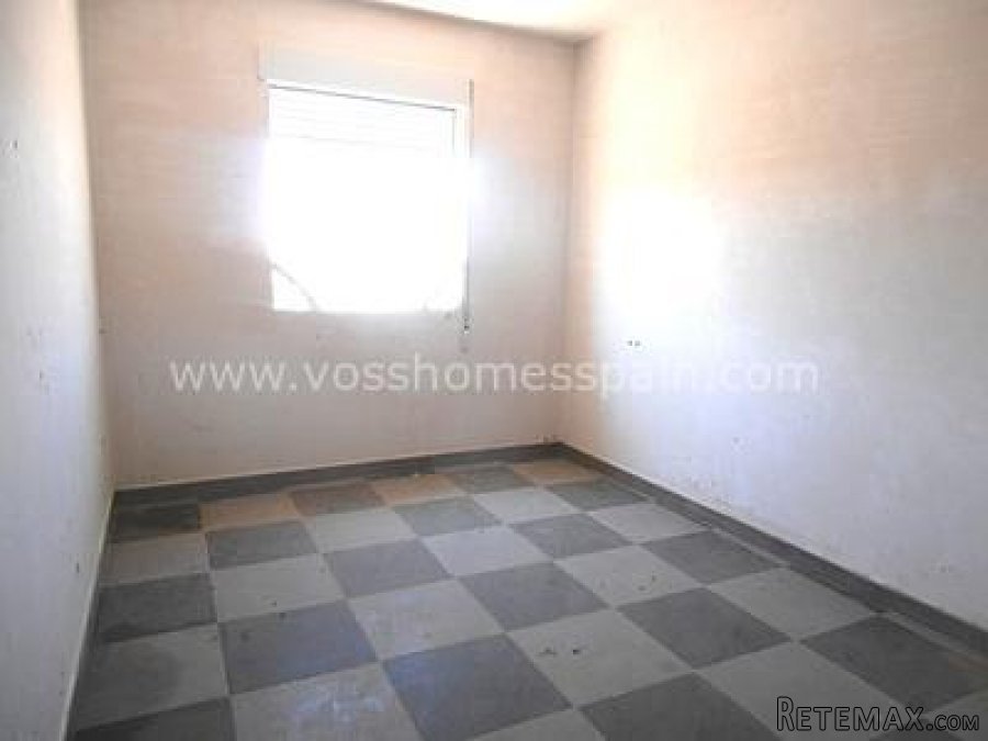 Villa that needs to be finished on a plot of 460m2. This.. - 7