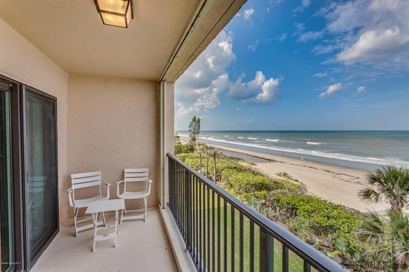 2 bedroom Flat For Sale: 995 N Hwy A1a.. - 2