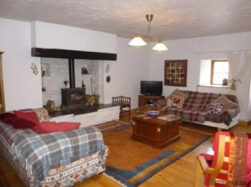 Delightful, renovated, 3 bedroomed.. - 2