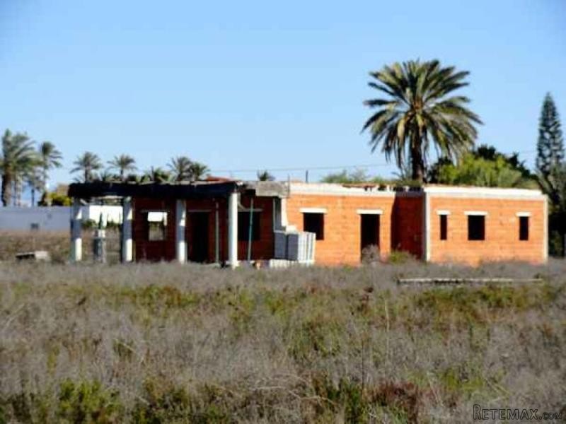 Villa Bargain Project 10 mins to beach..