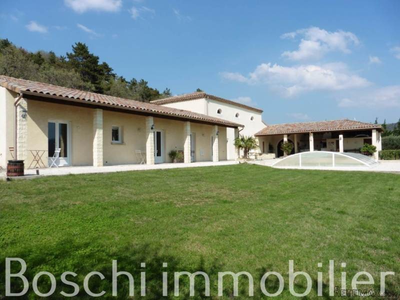 Well Renovated Villa With Garden..