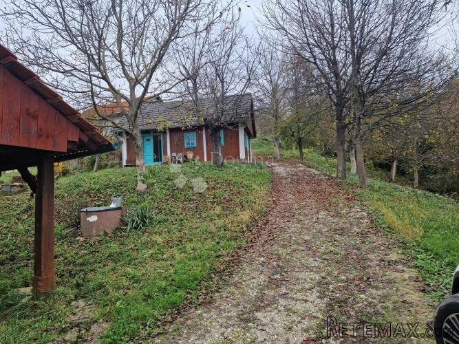 Zemljište sa kućom i pomoćnim objektom - 3