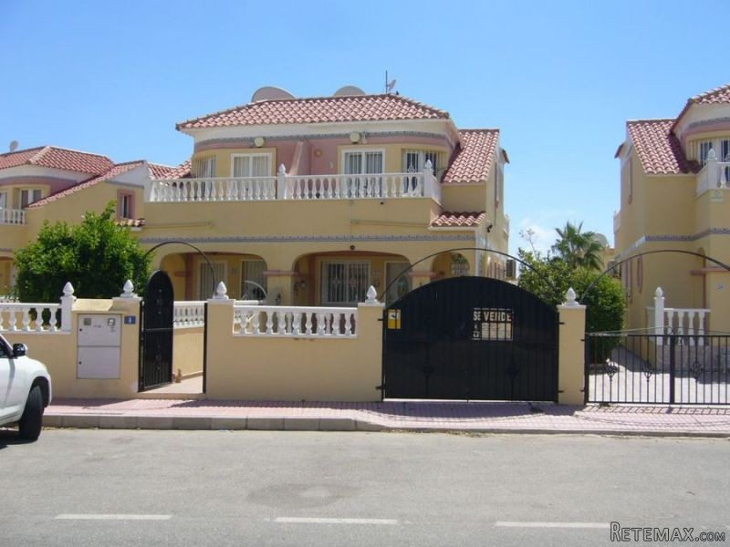 3 Bedrooms - Villa - Alicante - For Sale