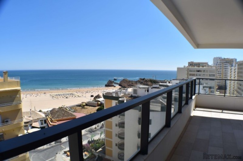 Luxury 3 Bedroom Penthouse With Sea..