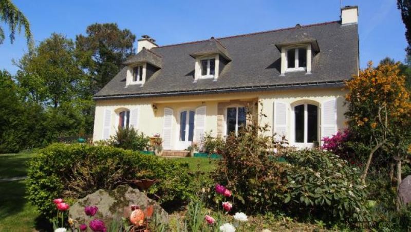 Superb Detached House,Lovely Garden - 2