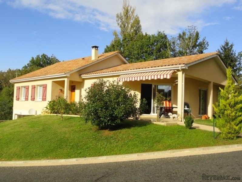 South Of Sarlat And Close To All Local..