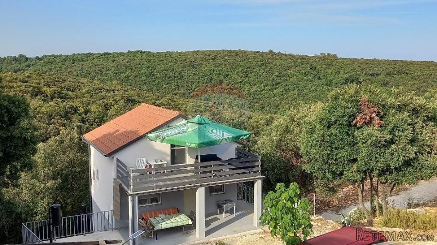 Istra,Kavran-kuća u prirodi sa strujom i vodom