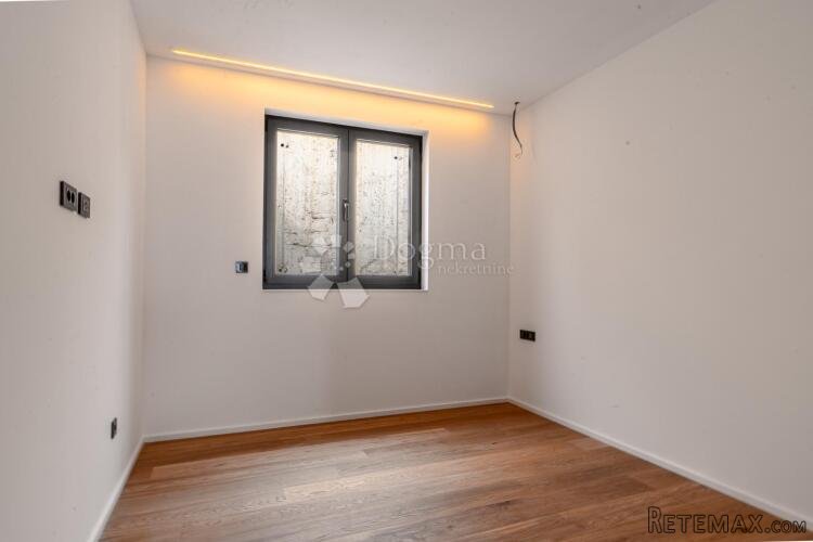 5★ LOVRAN – PRIZEMLJE S VRTOM I POGLEDOM! STAN 65,06 m², NAT - 3