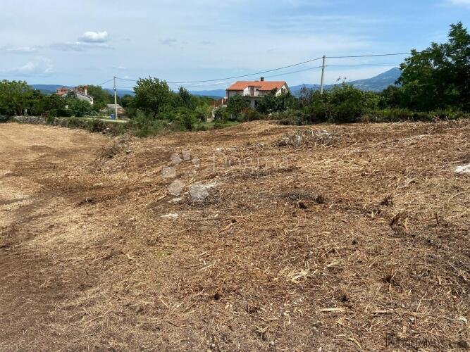 GRAĐEVINSKO ZEMLJIŠTE SA GRAĐEVINSKOM DOZVOLOM - 3