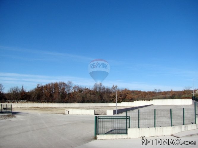 ISTRA, ŽMINJ, 3600 M2 U POSLOVNOJ ZONI, POVOLJNO! - 2