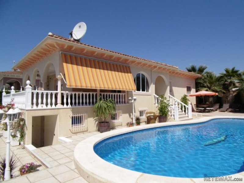 3 Bedrooms - Villa - Alicante - For Sale