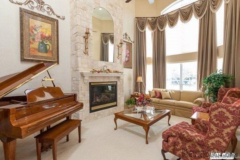 4 bedroom House For Sale: 175 Hamlet.. - 2