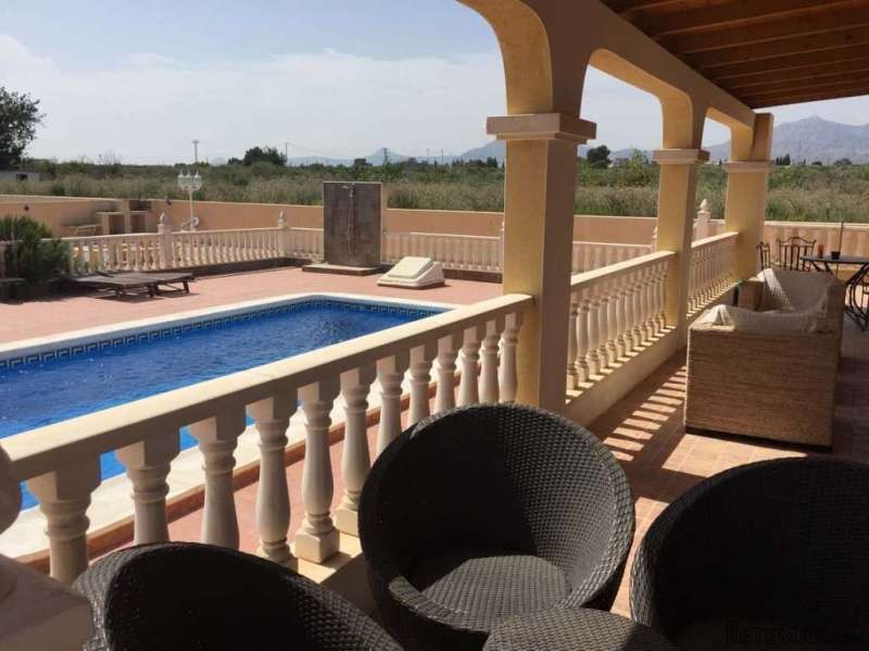 Beautifully Presented Detached Villa.. - 2