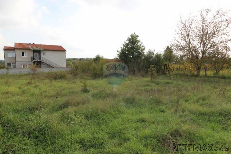 PULA, VELI VRH, GRAĐEVINSKO ZEMLJIŠTE 648 M2