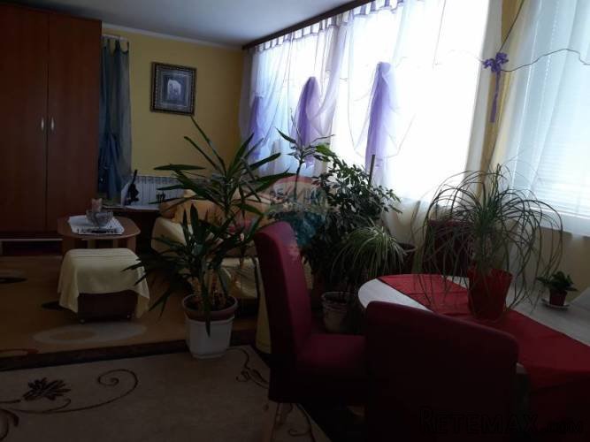 KUĆA U BRTONIGLI 280 M2 - 4