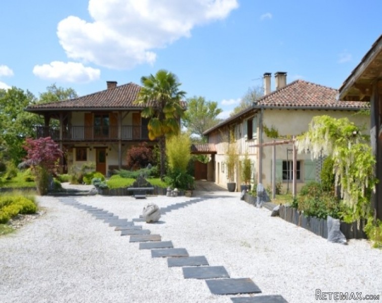 Architect restored property & superb..