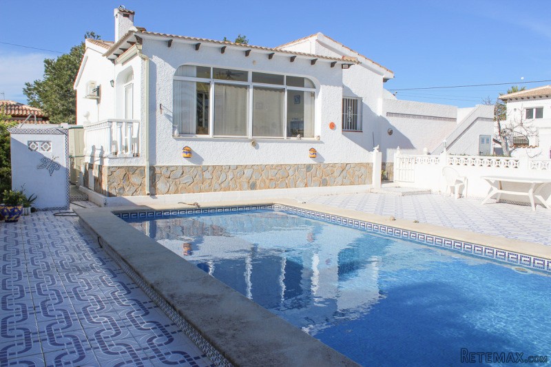 3 Bedrooms - Villa - Alicante - For Sale