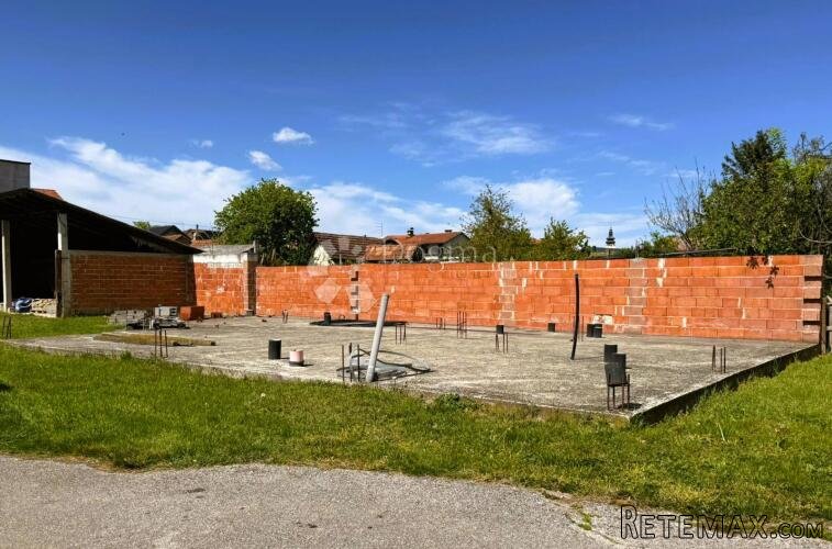 Prelog - građevinsko zemljište 382 m² s projektom i započeti - 2