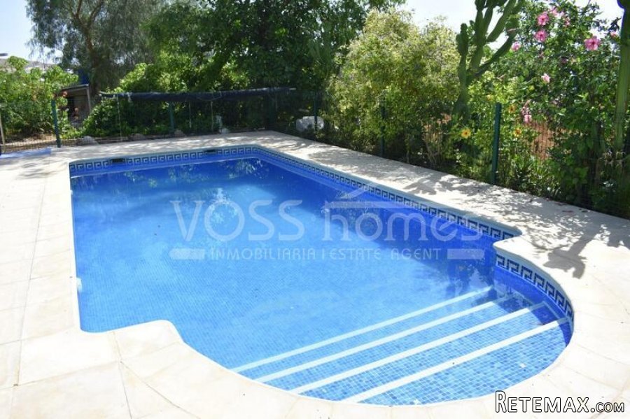 Huge two storey villa of 257m2 with 8m x 4m swimming pool.. - 3