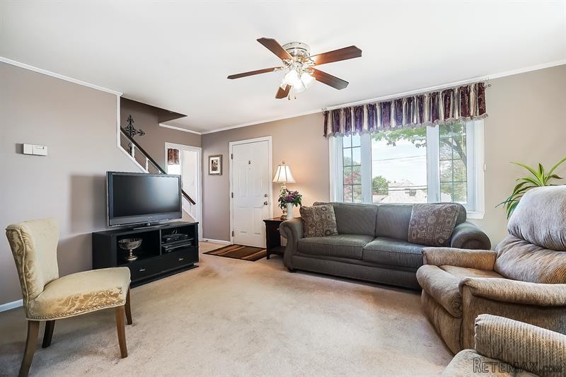 3 bedroom House For Sale: 17 Remsen.. - 2