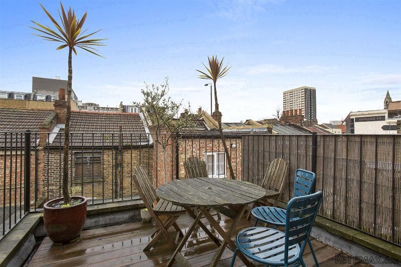 Property - London - For Sale