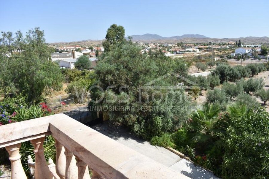 Huge two storey villa of 257m2 with 8m x 4m swimming pool.. - 7