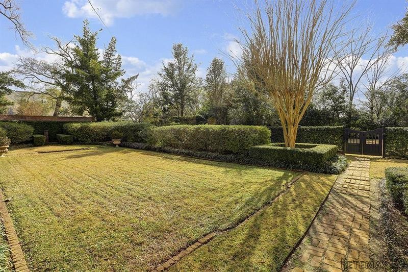 4 bedroom House For Sale: 7 Briarwood.. - 2