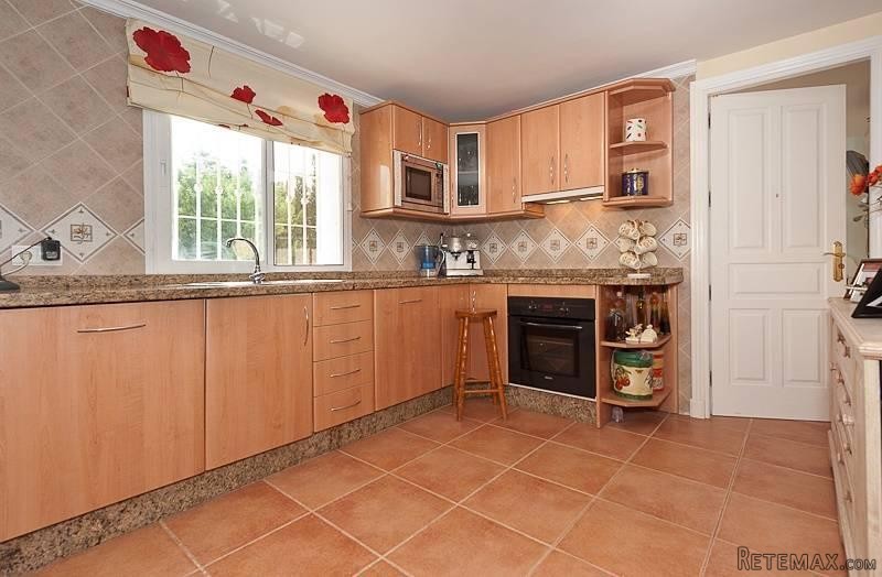 4 bedroom villa for sale - 2