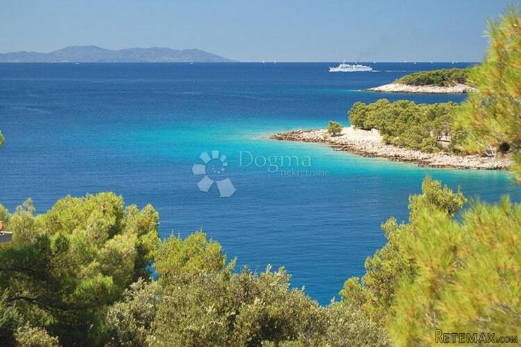 Brač -Milna samostojeća kuća 160m2 - 2
