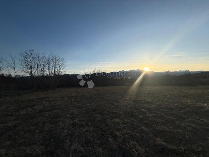 LOVINAC ZEMLJIŠTE S POGLEDOM NA VELEBIT I ZIR 5280 M2 - 2