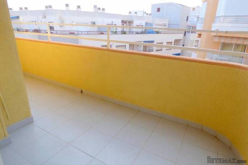 2 Bedroom 1 Bathroom Apartment In..